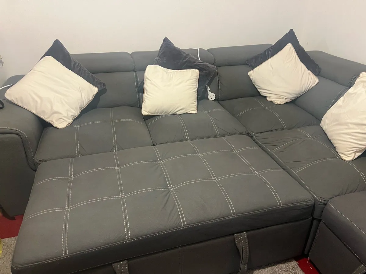Couch - Image 2