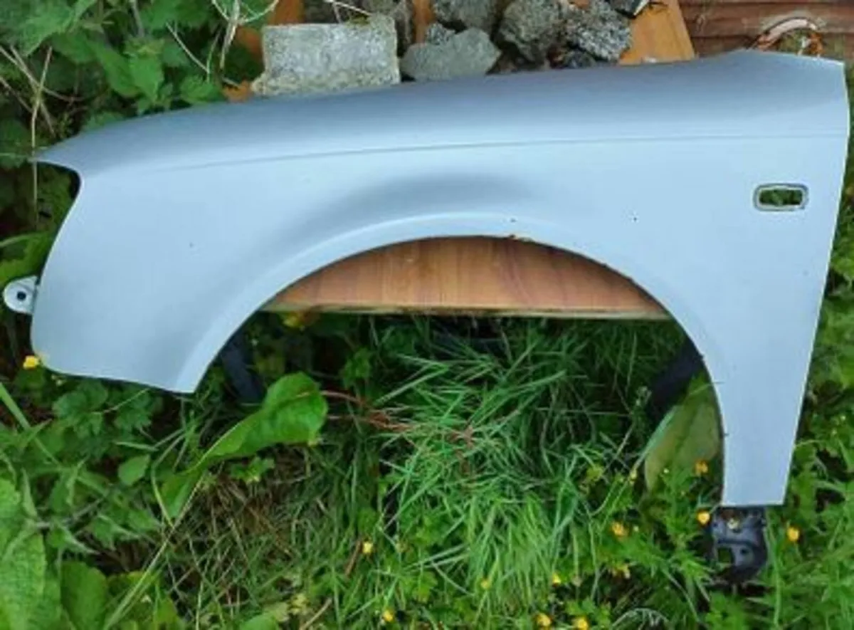 Audi A4 B7 Passenger side wing