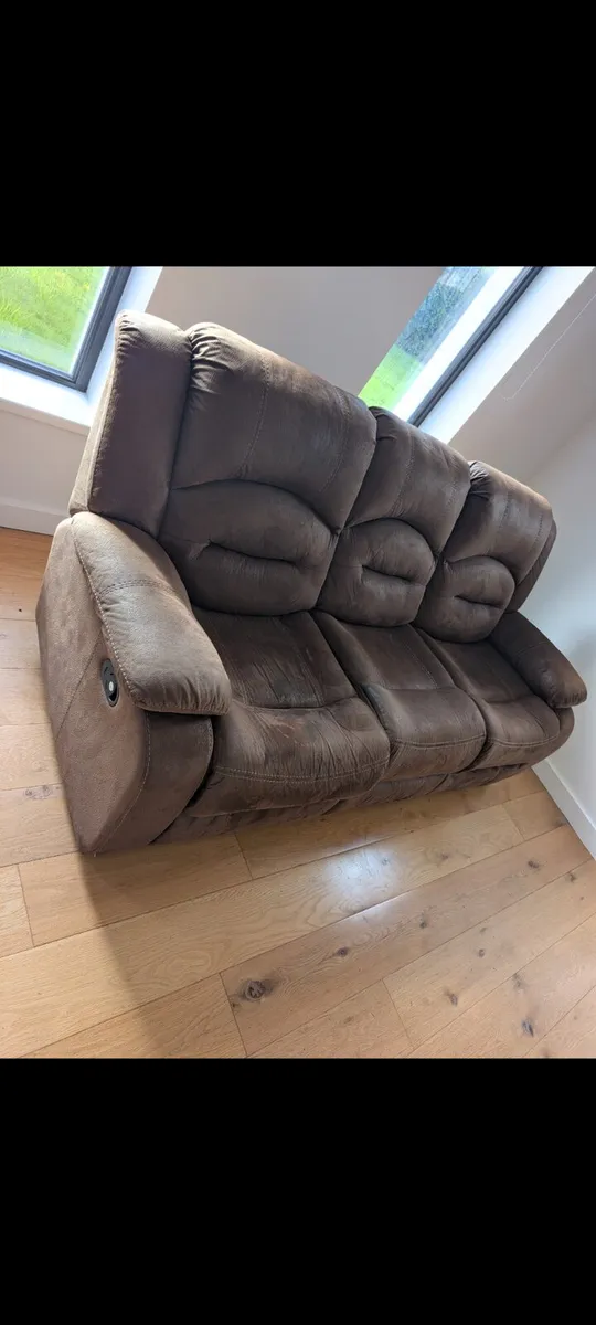 Brown reclining 3 seat couch - Image 2