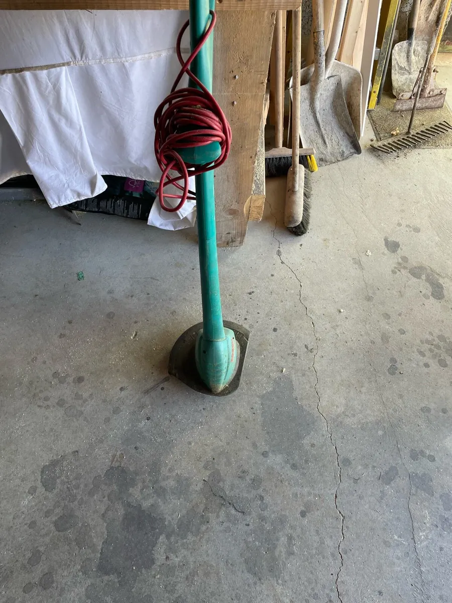 Electric lawnmower and strimmer for sale - Image 2