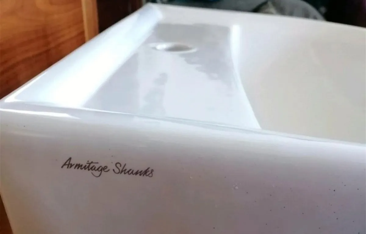Wash Basin and Pedestal - Image 3