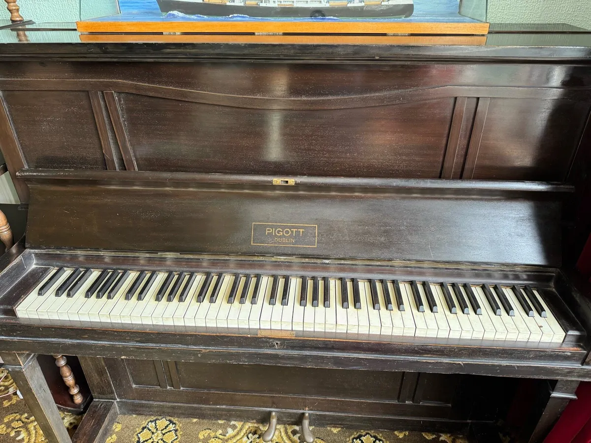 Piano - Image 1