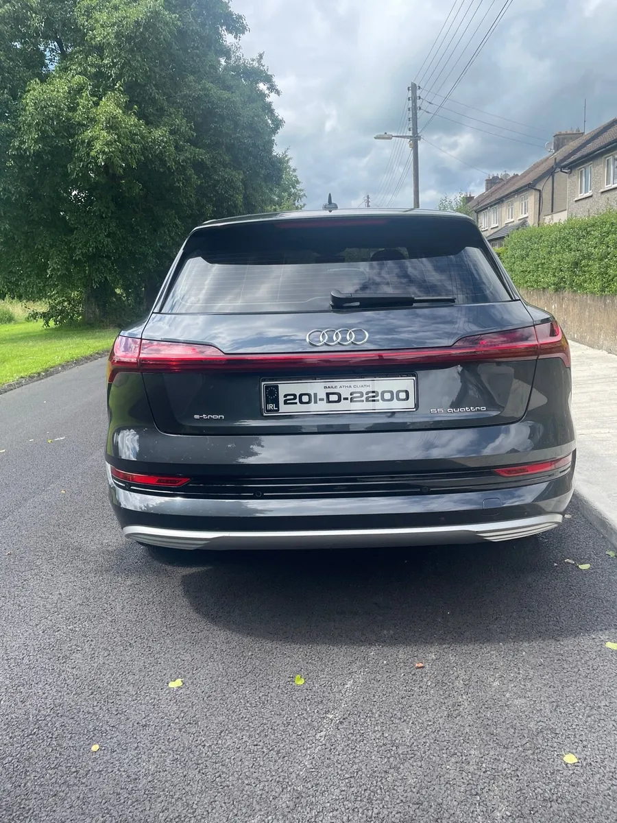 Audi e-tron 55 - Image 2