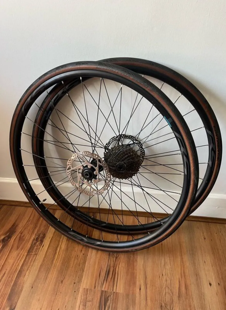 28" Road Bike wheel set (Shimano / Continental) - Image 1