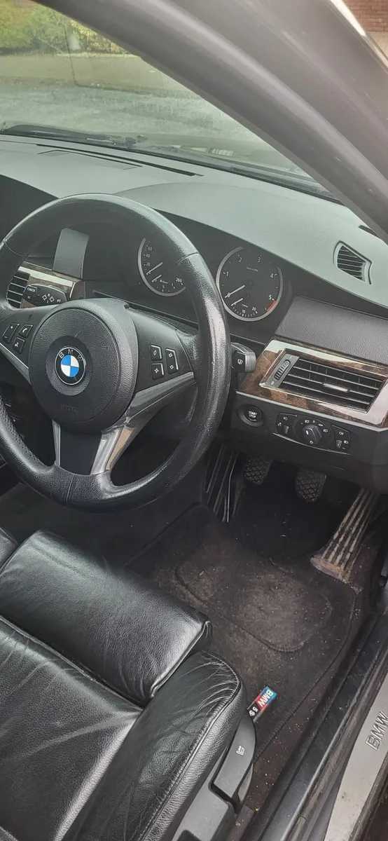 BMW 5-Series 2006 - Image 2