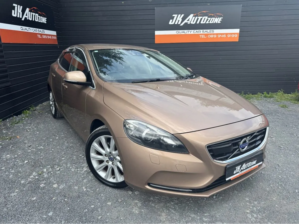 Volvo V40 1.6 T4 SE - Image 1