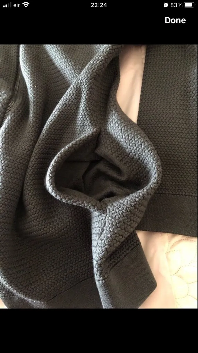 Mens cos jumper size M €15 - Image 3