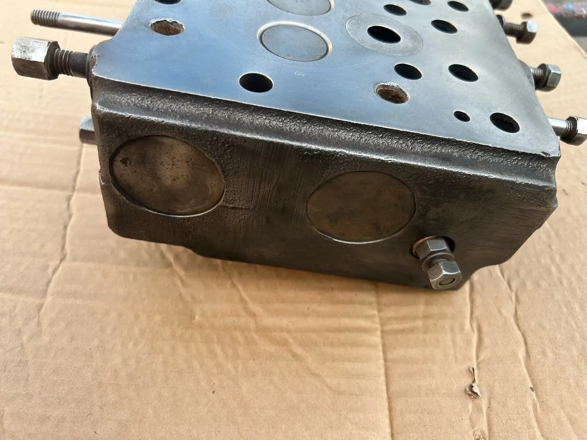 Ferguson 20 Tractor Cylinder Head - Image 4