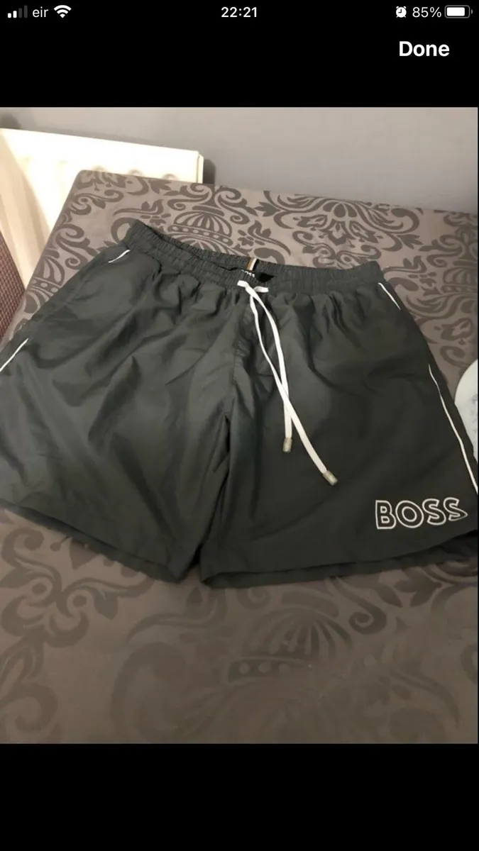 Mens Hugo Boss shirts size S €25 - Image 1