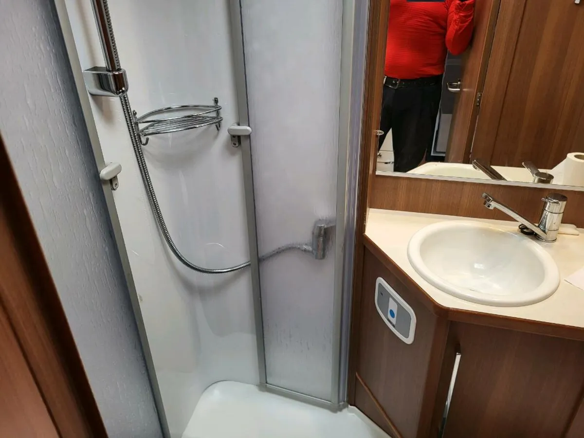 2019 lmc caravan 595 exquisite vip , - Image 4