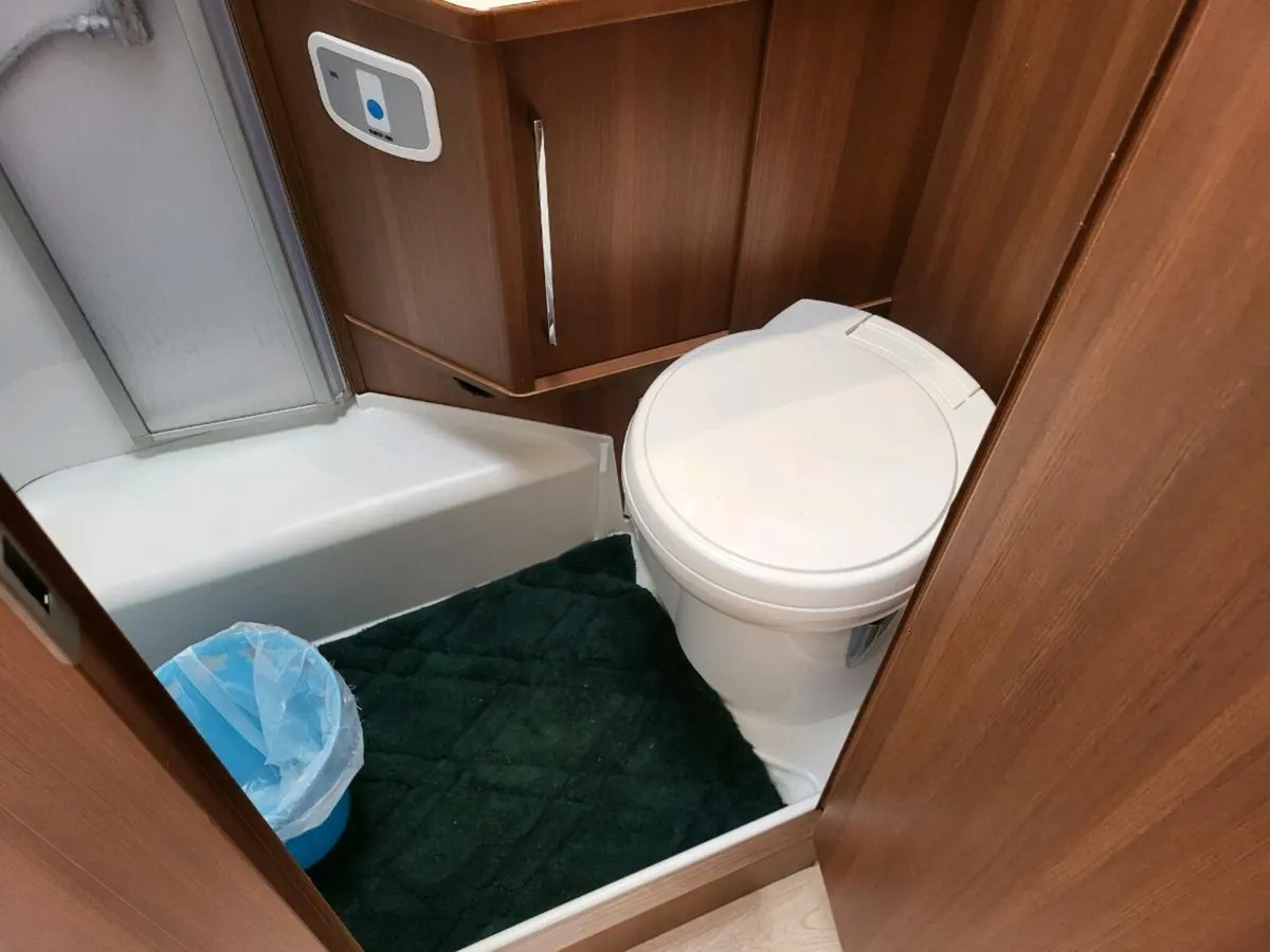 2019 lmc caravan 595 exquisite vip , - Image 4