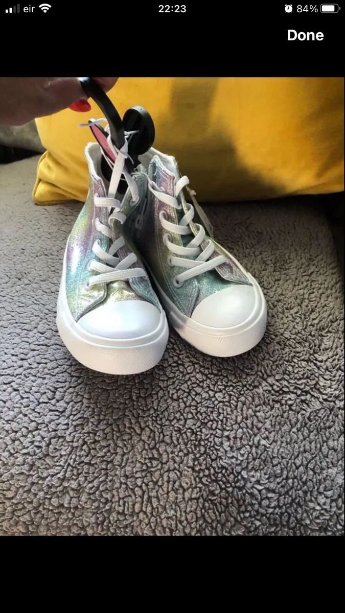 Girls new trainers size 9 €7 - Image 1