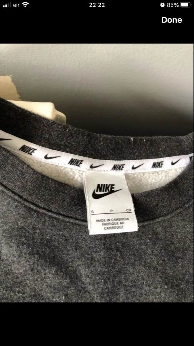 Mens Nike tracksuit size S €30 - Image 3