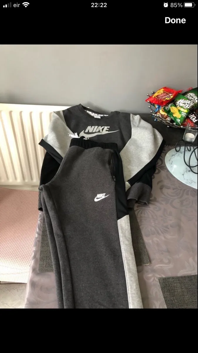 Mens Nike tracksuit size S €30 - Image 4