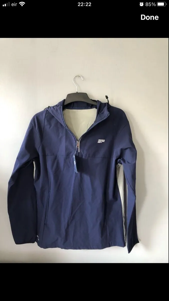 Mens new training hoodie size S €15 - Image 1