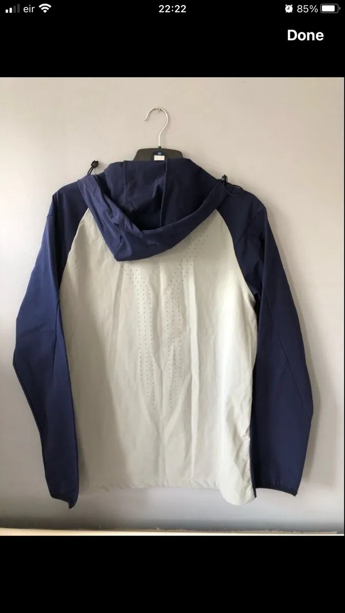 Mens new training hoodie size S €15 - Image 2