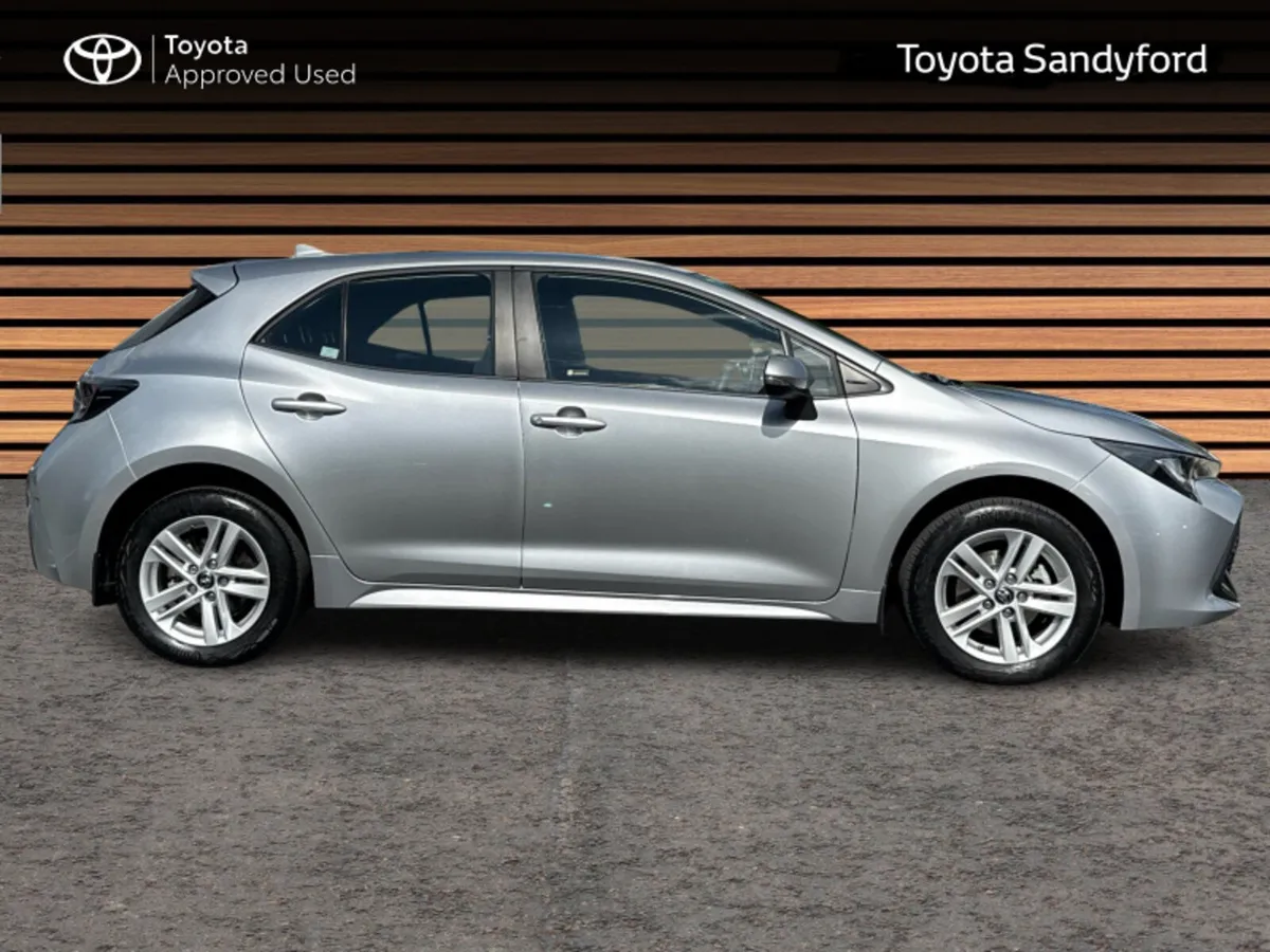 Toyota Corolla HYBRID LUNA HATCHBACK // REAR CAMER - Image 3