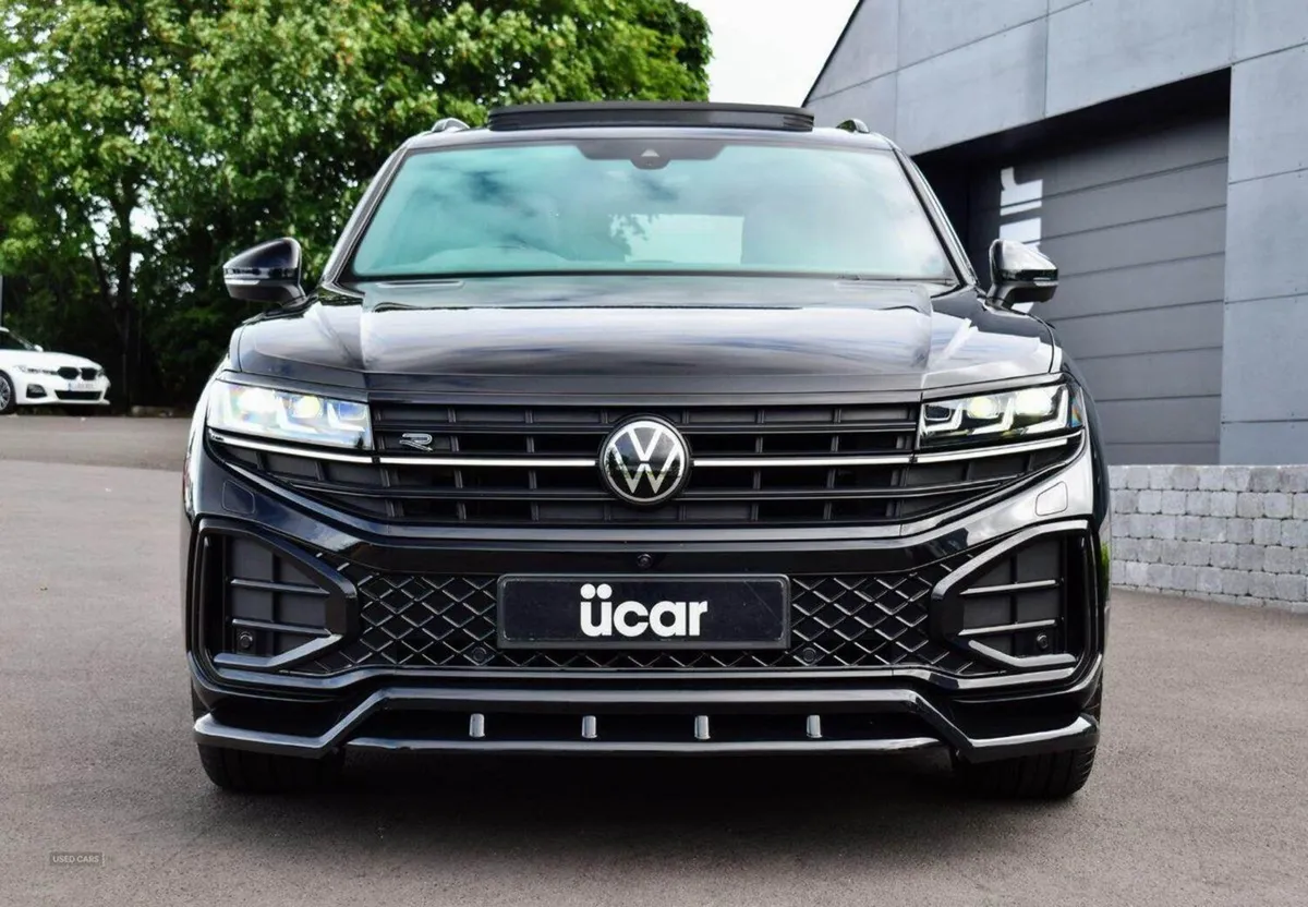 Volkswagen Touareg 3.0 TDI V6 Black Edition - Image 2