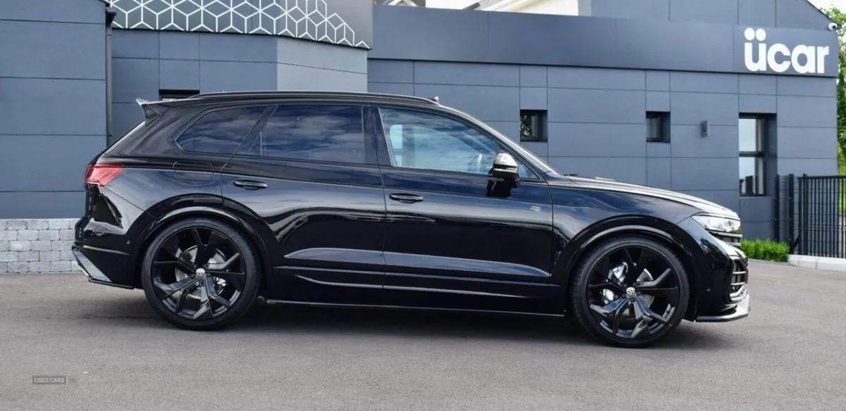 Volkswagen Touareg 3.0 TDI V6 Black Edition - Image 4