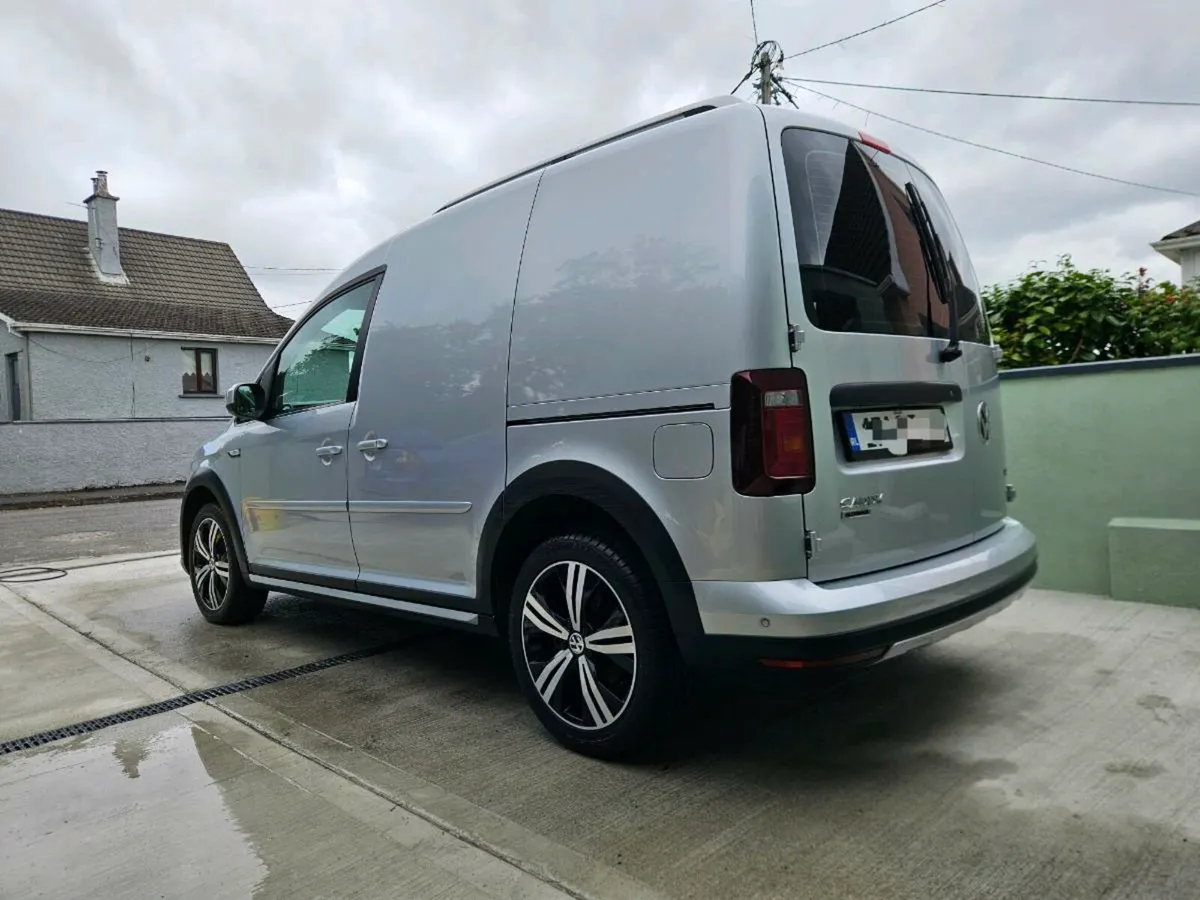 Volkswagen Caddy Alltrack - Image 4