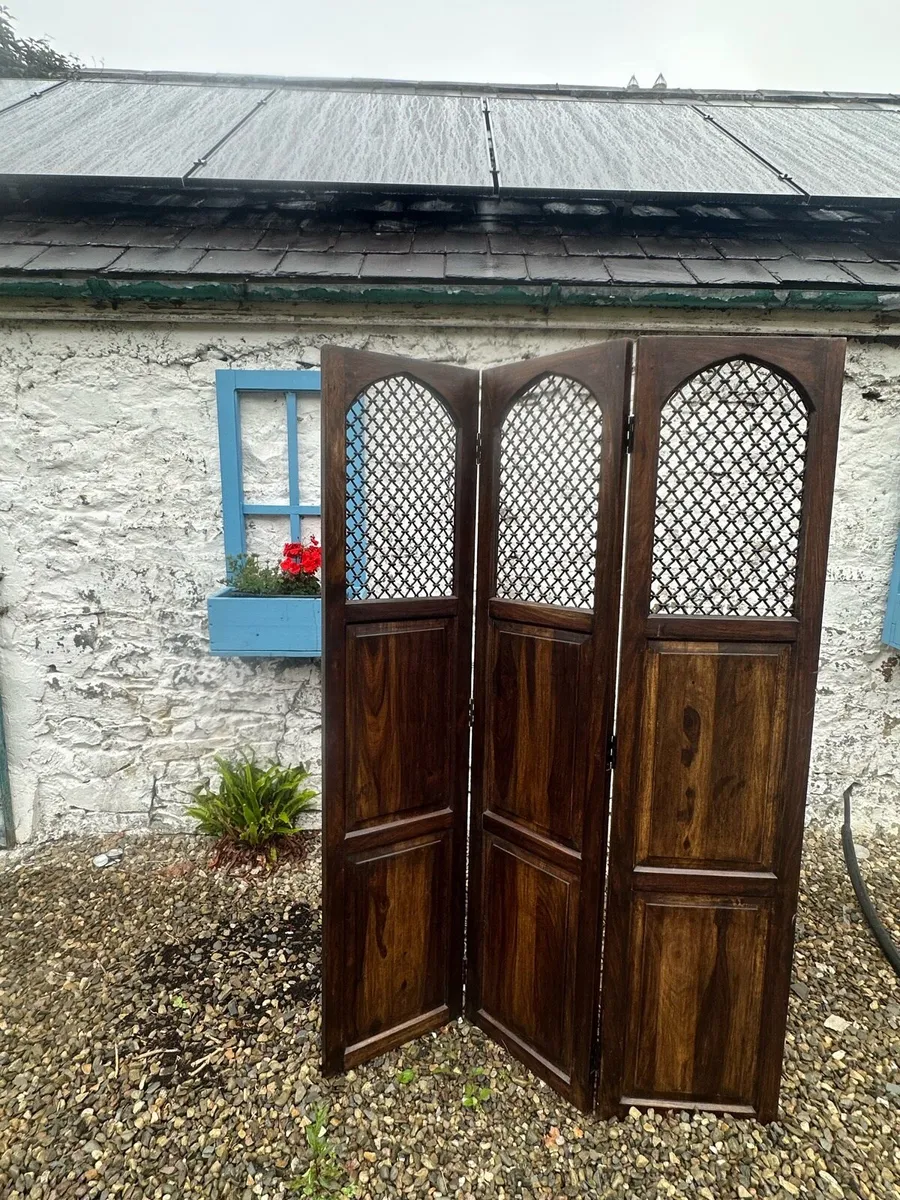Good Quality Room Divider - Image 1