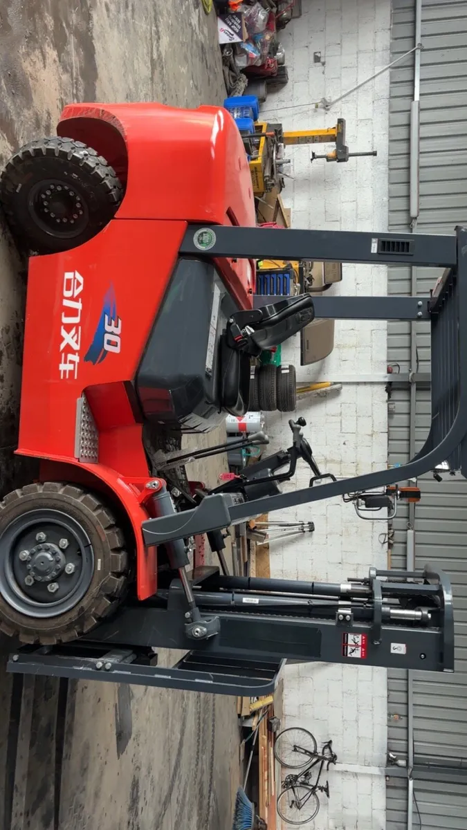 forklift - Image 1