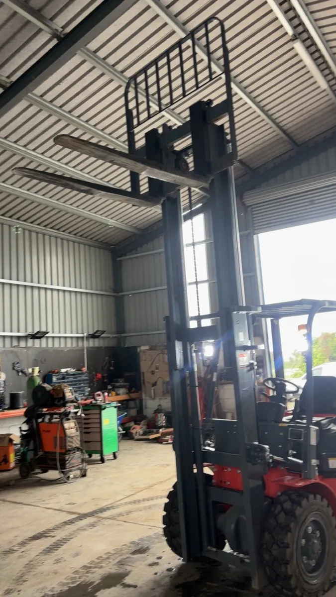 forklift - Image 4