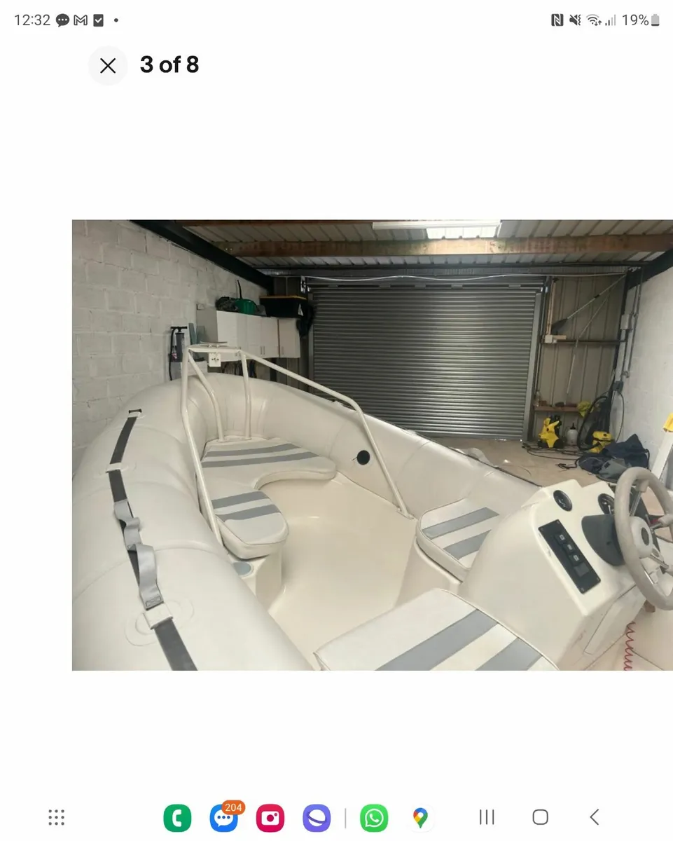 Zodiac Yachtline 420, 40hp Suzuki, Roller Trailer - Image 2