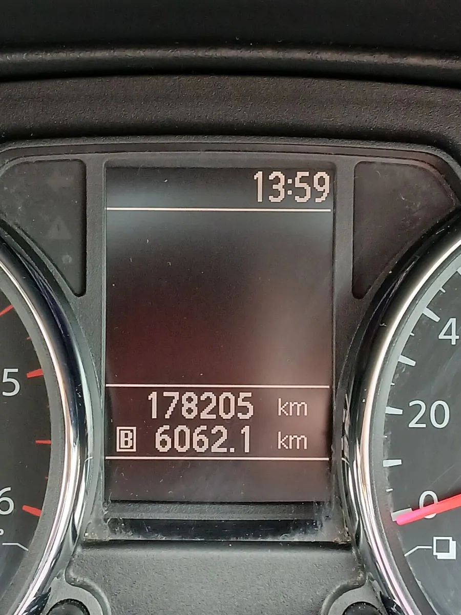 Nissan Qashqai 2012 - Image 4