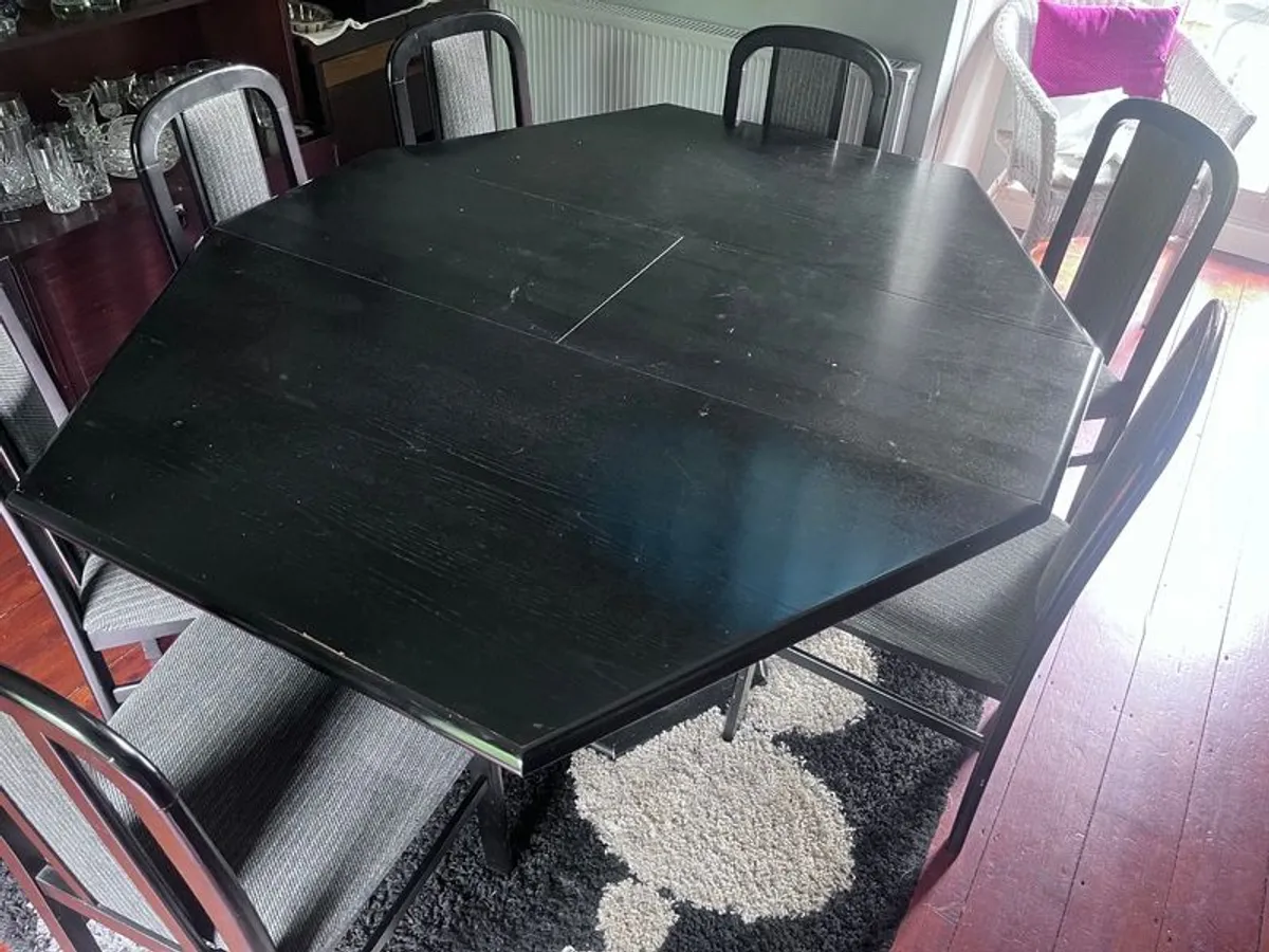 Dining table and 8 chairs - Image 2
