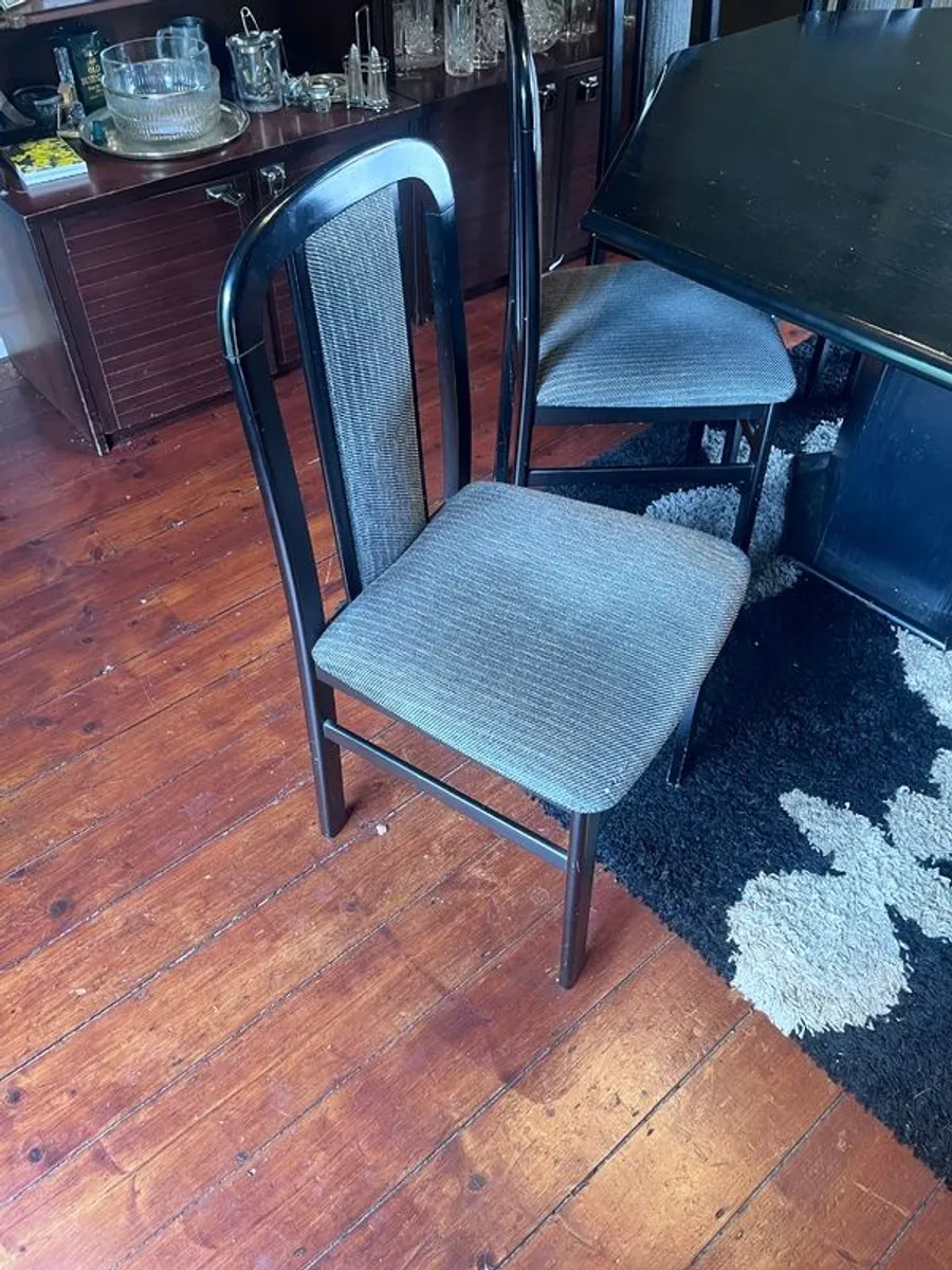 Dining table and 8 chairs - Image 3