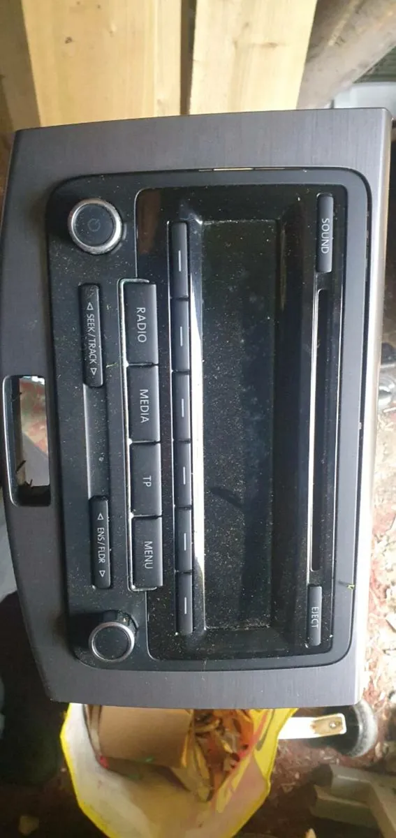 Vw passat radio - Image 1