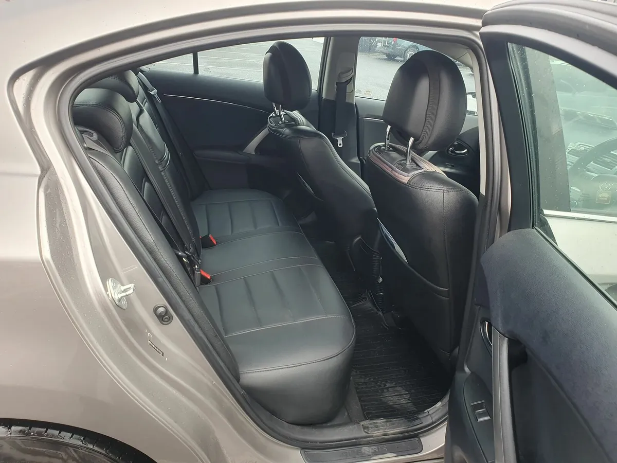 Toyota Avensis - Image 4
