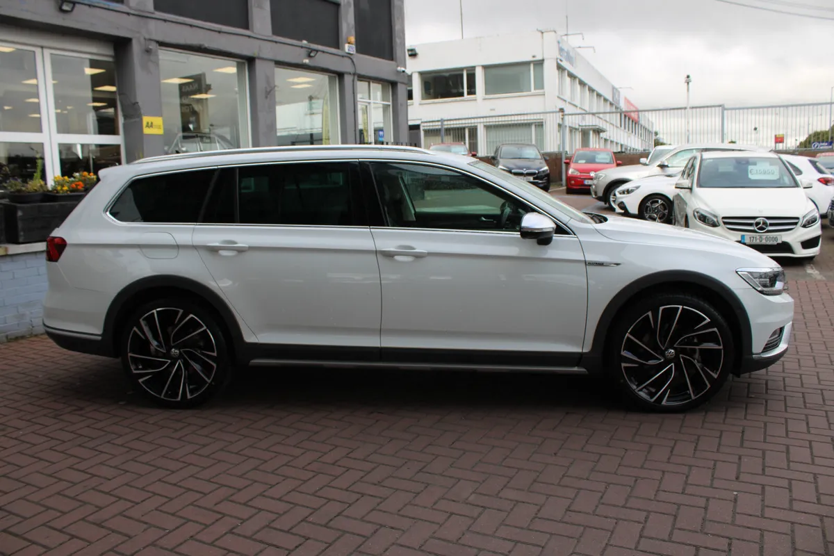 VW  PASSAT 2.0 TDI ALLTRACK 4MOTION(4WD) ELEGANCE - Image 3
