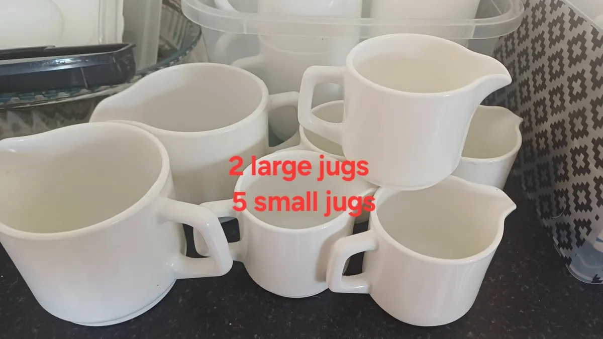 Cups,soup bowls,plates,kitchen bits and pieces - Image 3