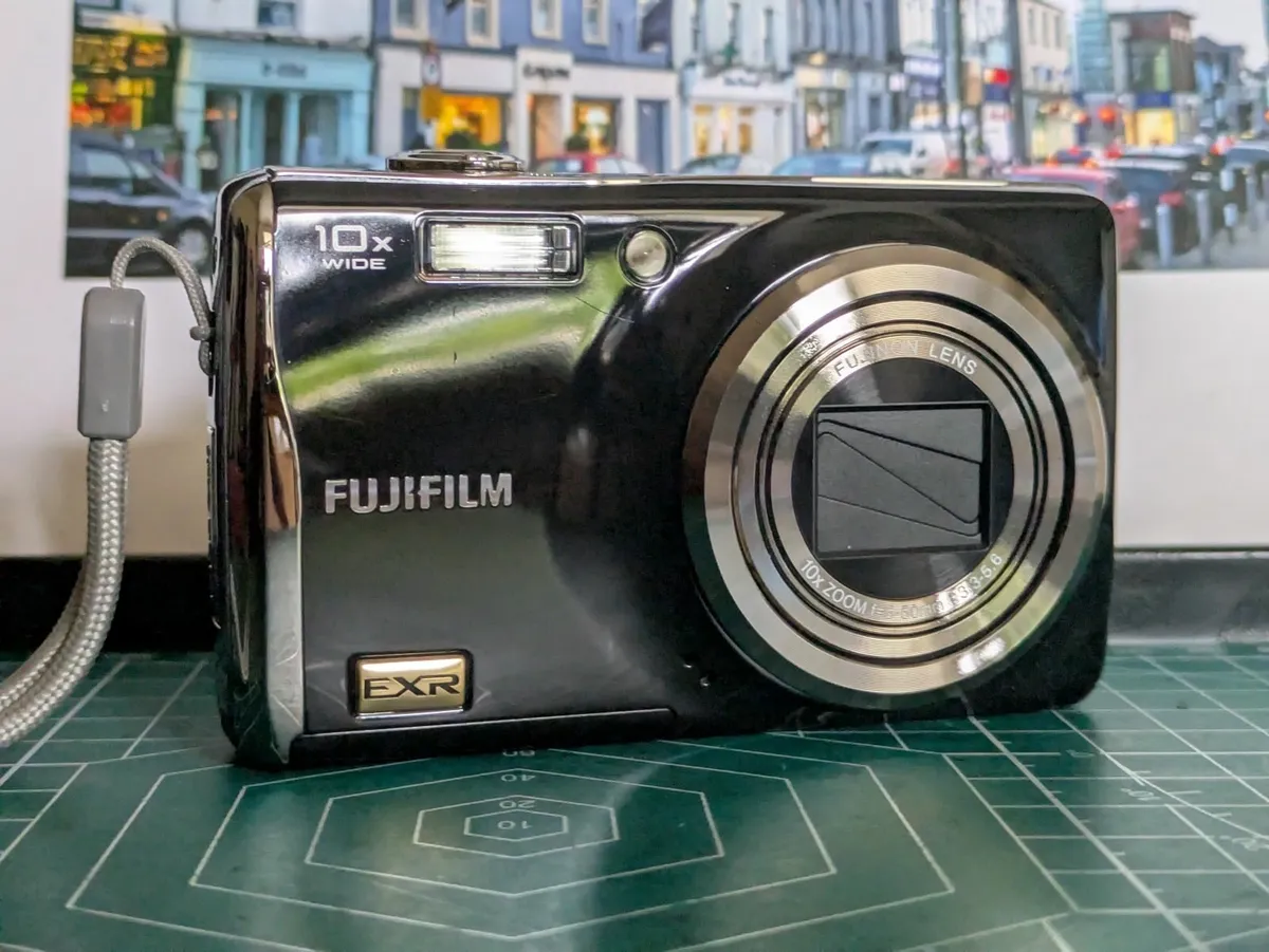 Fujifilm F80 EXR🌈 Super CCD digital camera+ case - Image 3