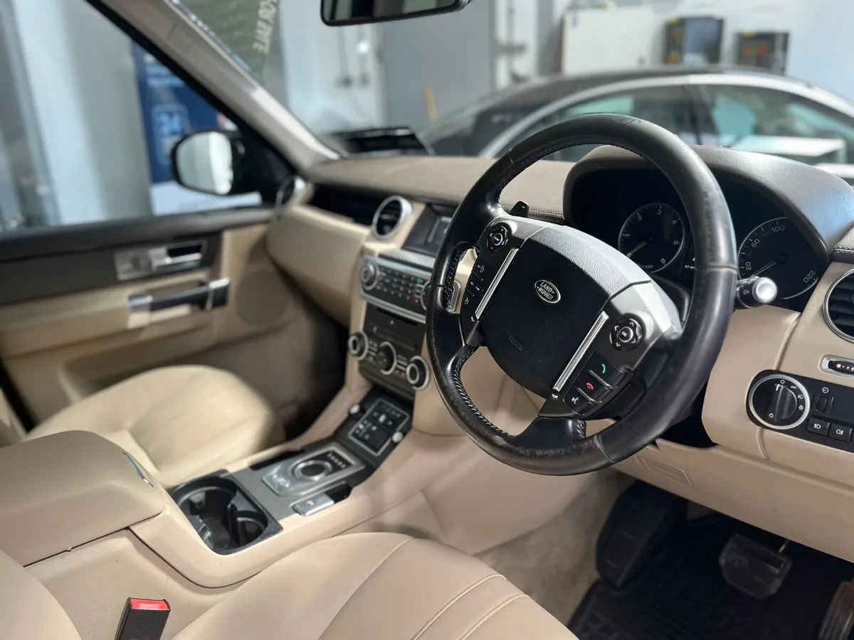 Land Rover Discovery 2017. 3.0D XE AUTO 5 SEATER - Image 3