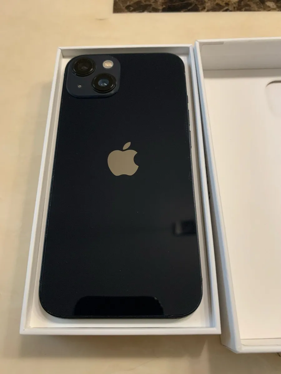 iPhone 13 128GB Black - Image 1