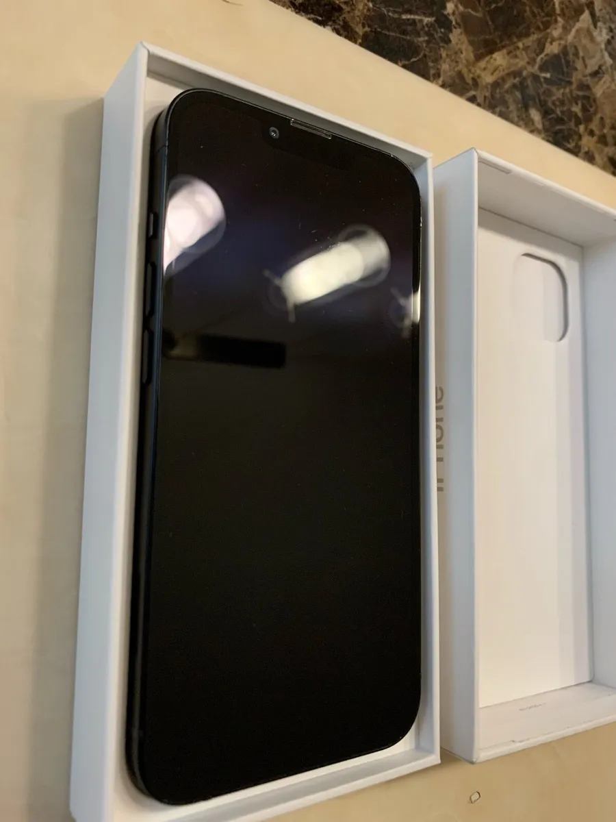 iPhone 13 128GB Black - Image 4