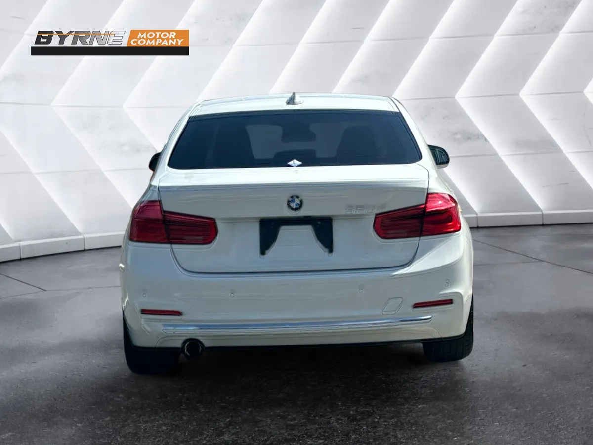 BMW 320 LUXURY AUTO, 2016 - Image 3