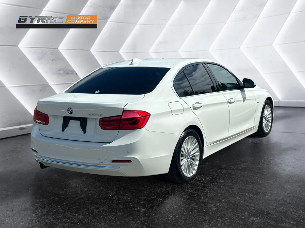 BMW 320 LUXURY AUTO, 2016 - Image 4