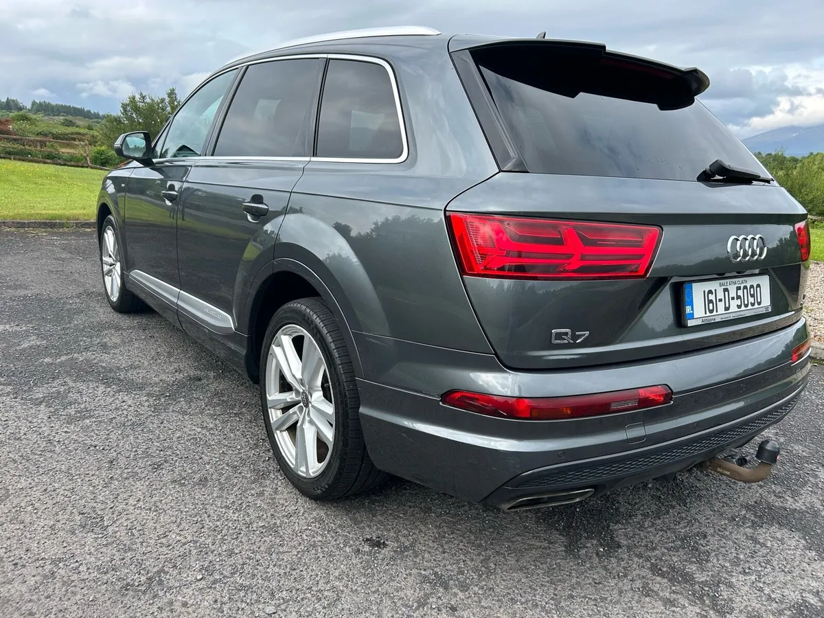 Audi Q7 S line pan roof - Image 3