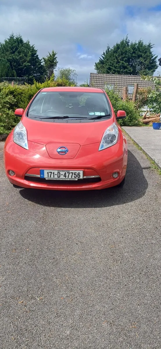 2017 Nissan Leaf - Image 1