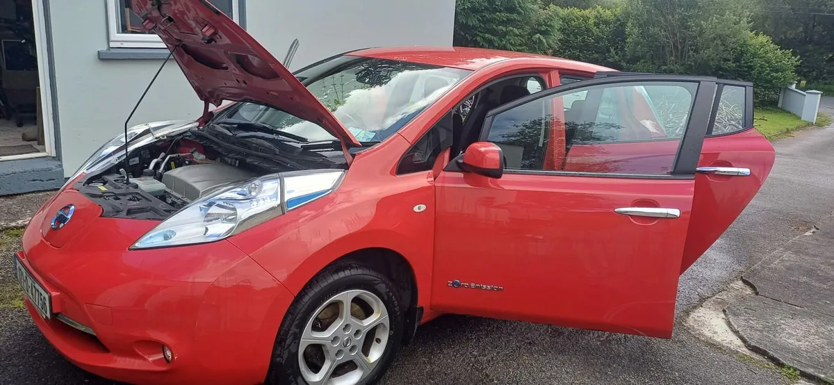 2017 Nissan Leaf - Image 3