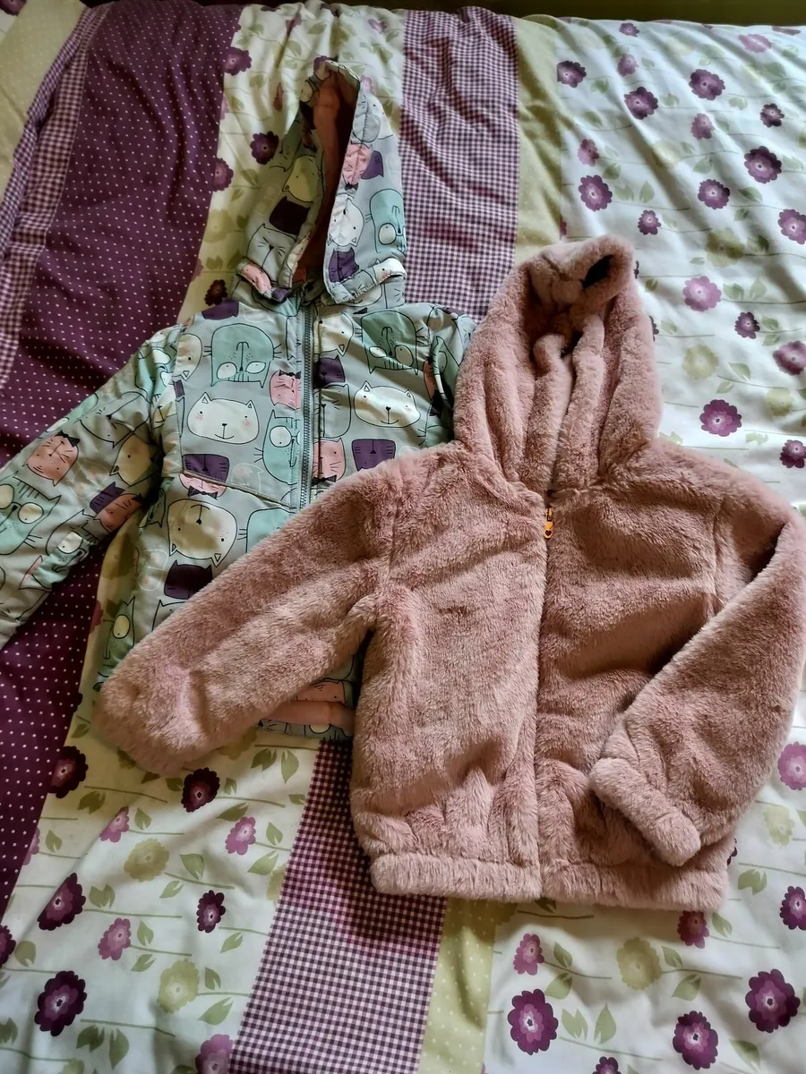 Girls bundle aged 4-5 with pink fluffy jacket - Image 2