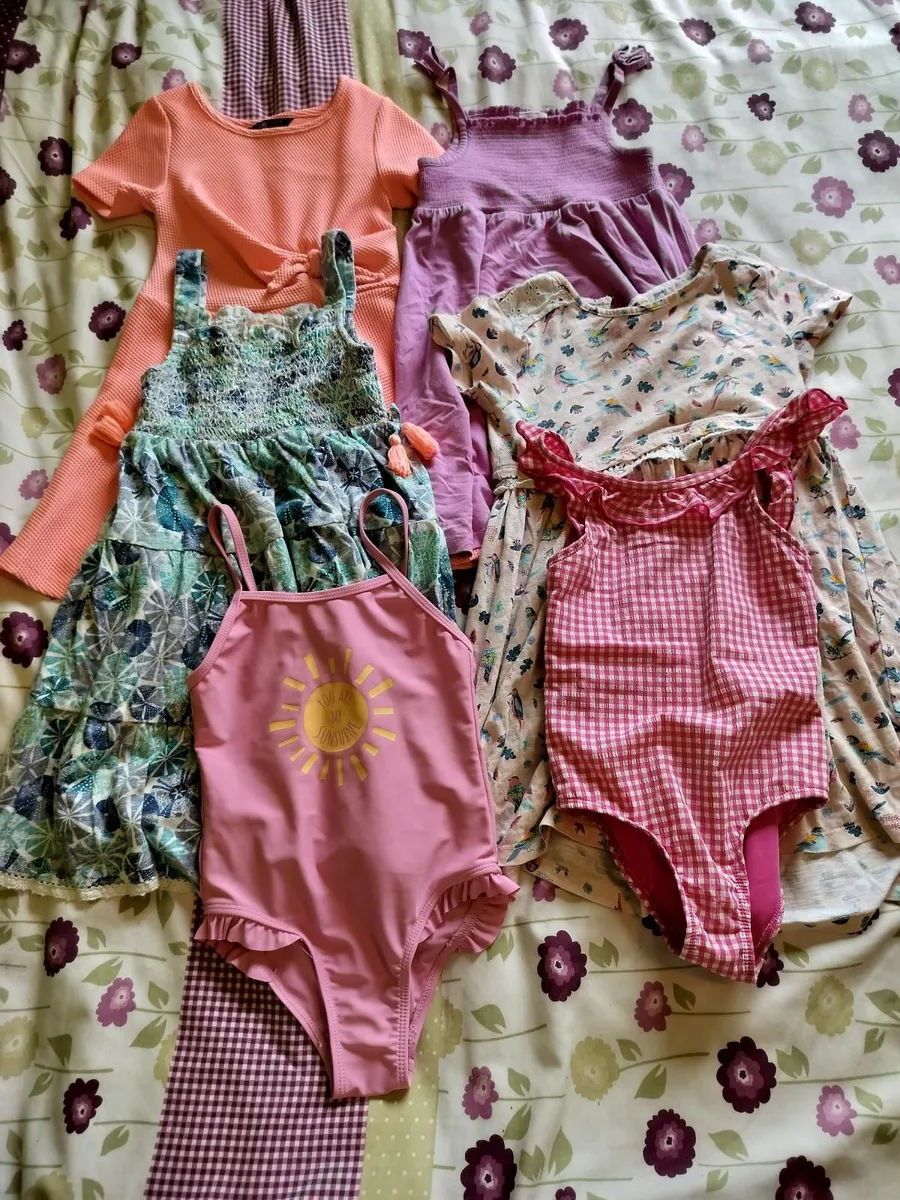 Girls bundle aged 4-5 with pink fluffy jacket - Image 3