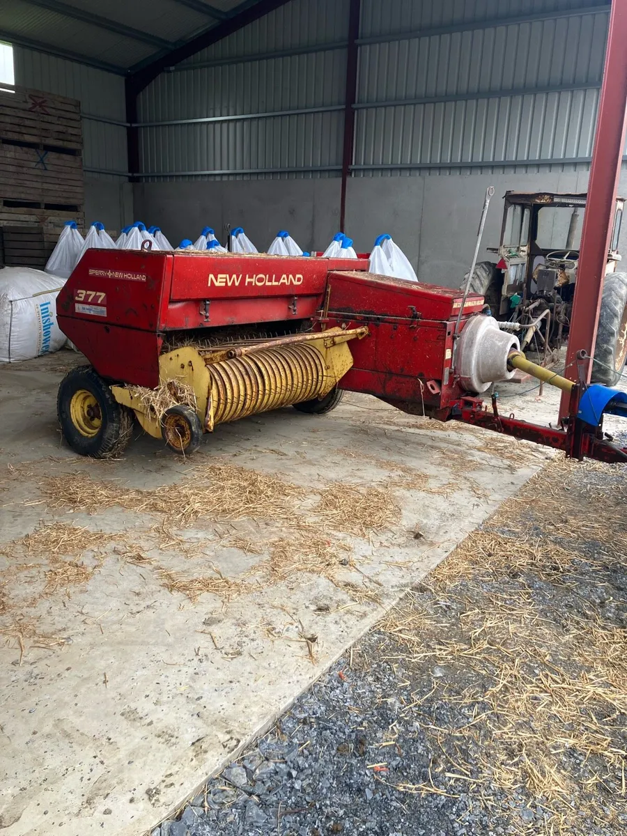 New Holland baler - Image 1