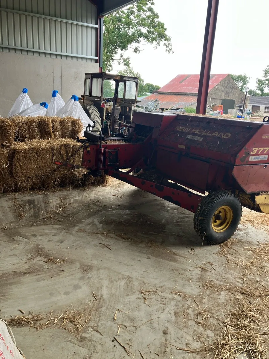 New Holland baler - Image 2