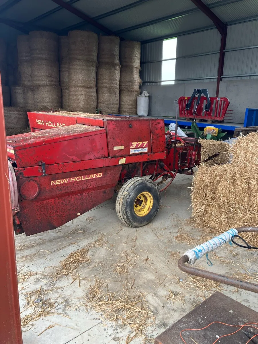 New Holland baler - Image 3