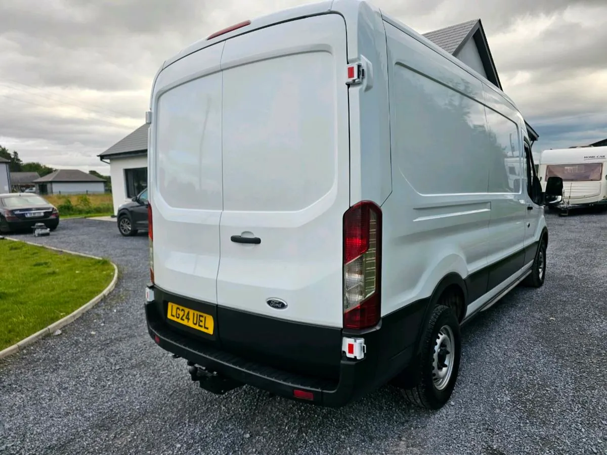 Transit van - Image 2